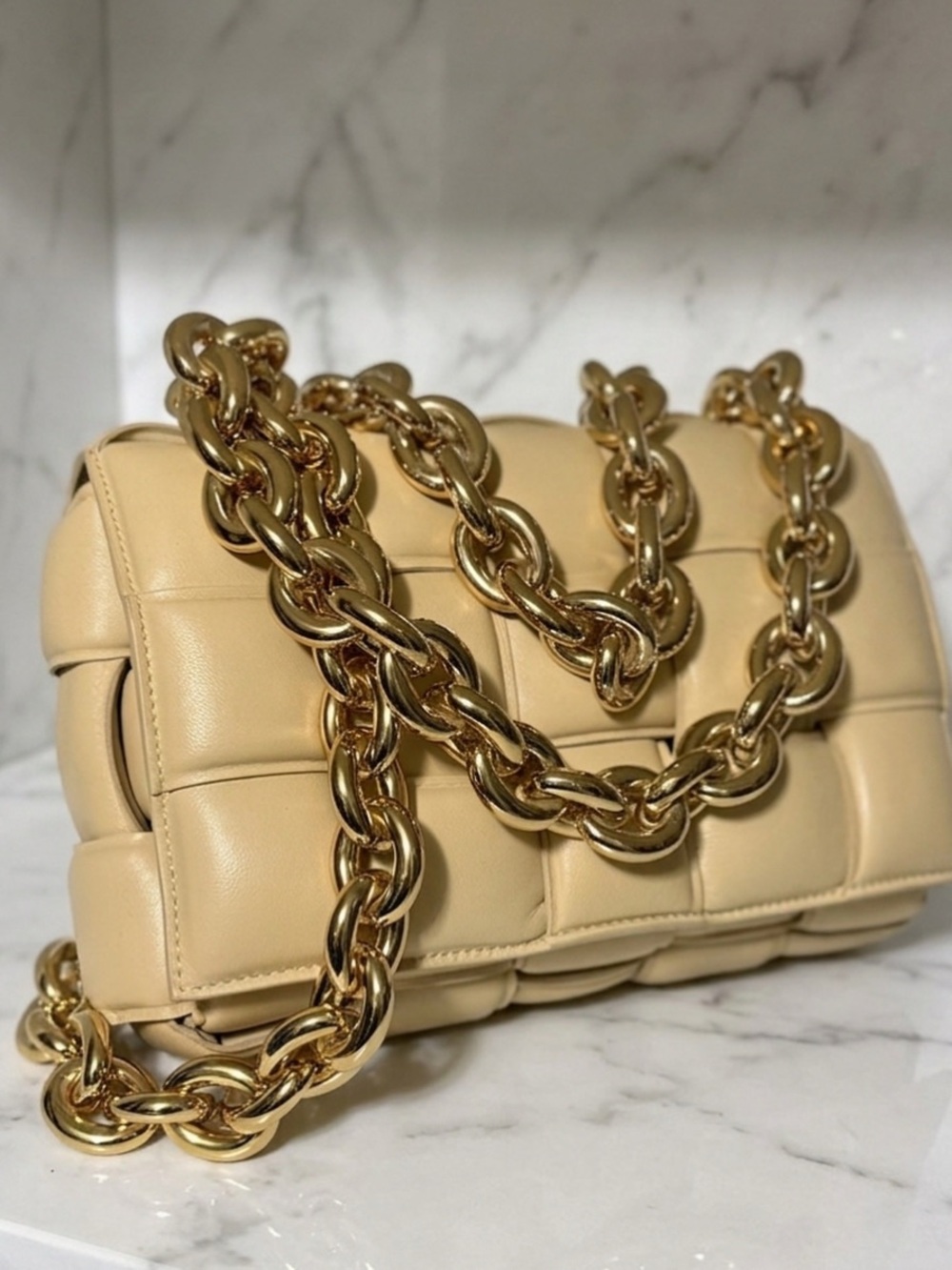 Bottega Veneta medium cassette